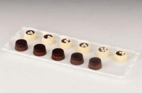 Pastaneler kafeteryalar için çelik pasta teşhir tepsileri plastik çikolata teşhir tepsisi ve polikarbonat kapaklı turta kek fanuslarının satışı 0212 2370749